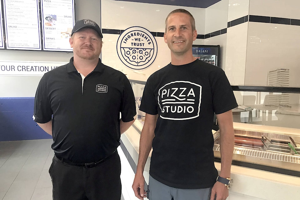 11878068_web1_180516_KCN_Pizza