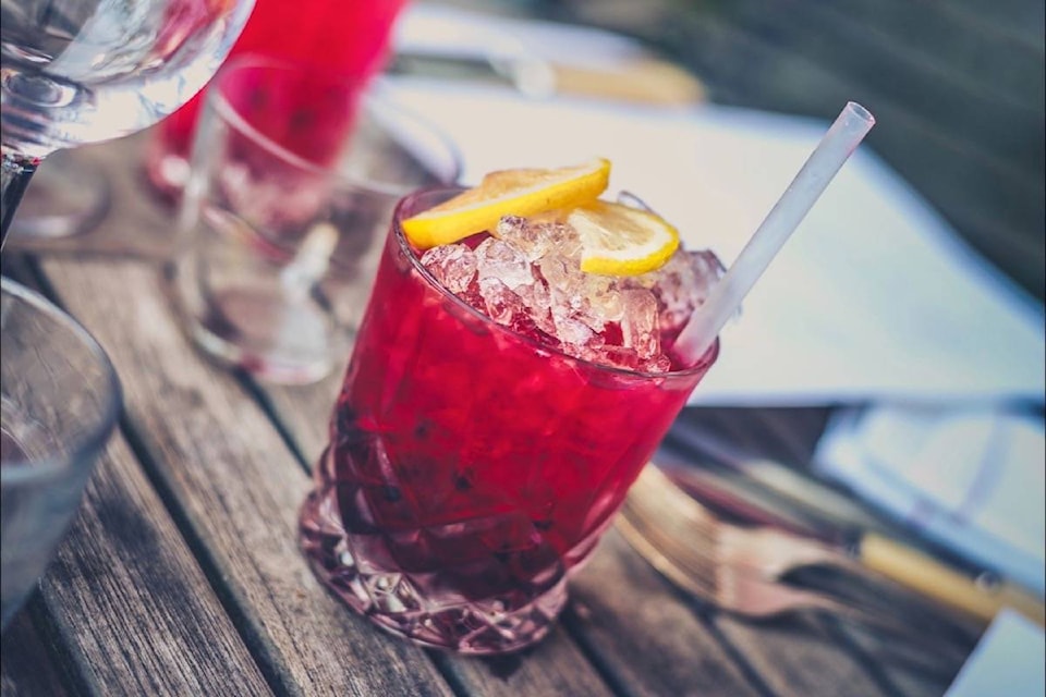 11913818_web1_180517-BPD-M-drink-straw