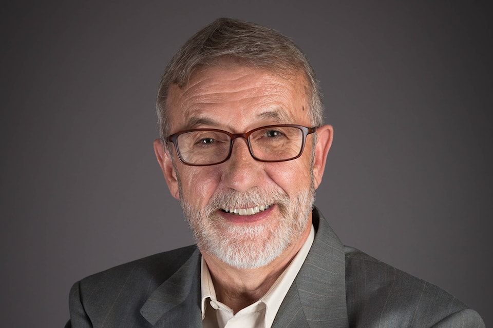 11974120_web1_Thom-Headshot-3-Print