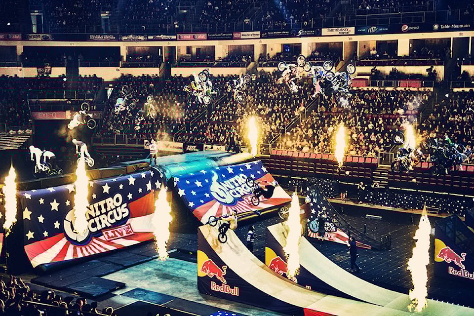 12000125_web1_180523-KCNnitro_circus