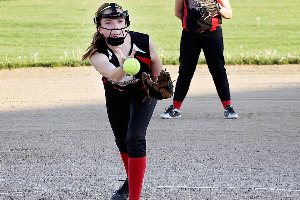 12214950_web1_180518-VMS-girlsU12Fastball2