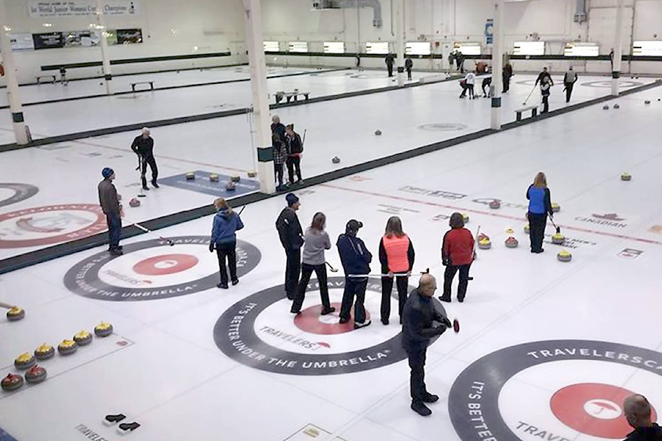 12298557_web1_180330_KCN_Curling