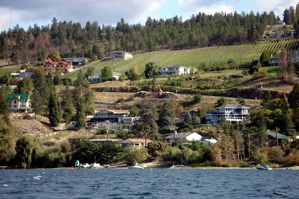 12483743_web1_180626_KCN_lake-shot