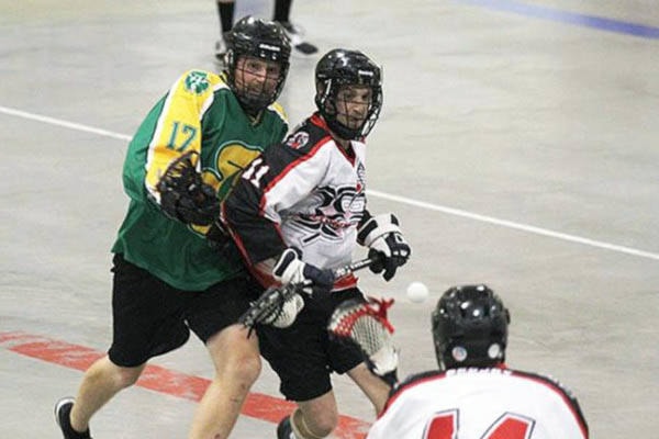 13168054_web1_180506-VMS-shamrocks