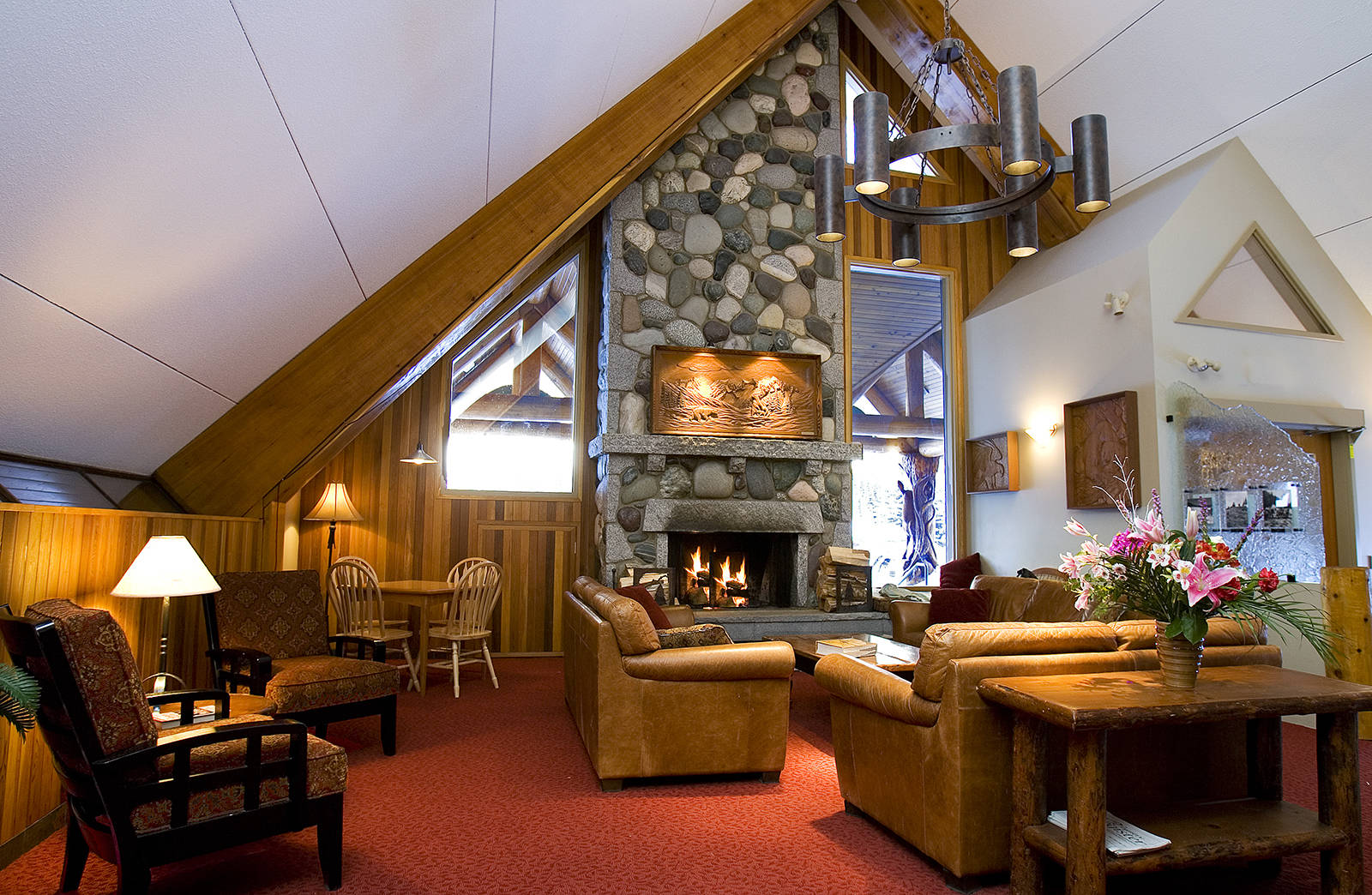 13471907_web1_Manning-Park-Lodge-lobby