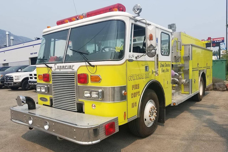 13703150_web1_copy_180926-KCN-fire-_4