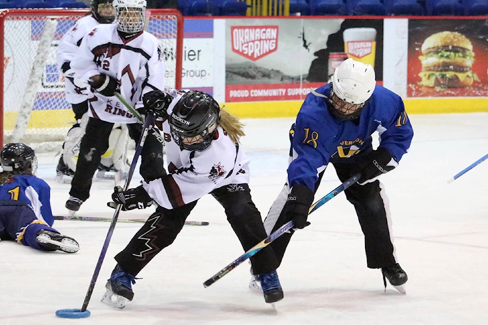 14455241_web1_181017-VMS-ringette