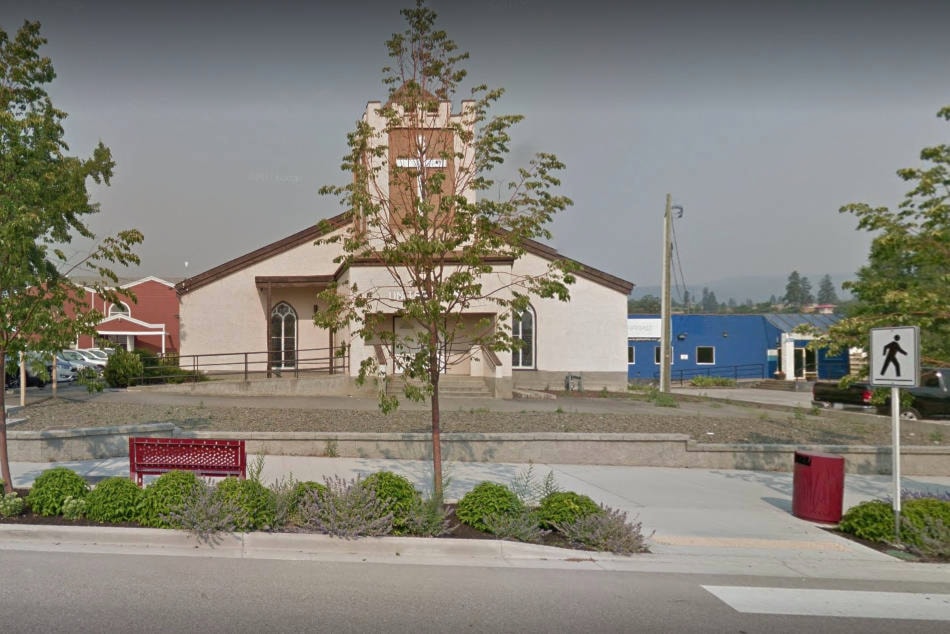14712766_web1_181212-KCN-first-united-church