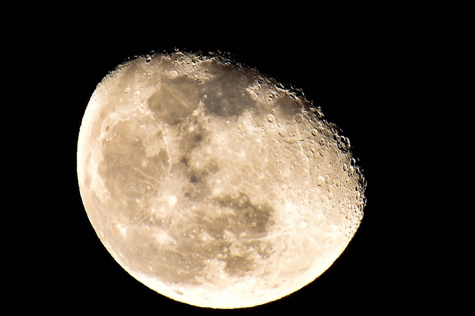 14936159_web1_181228-PWN-Gibbous-moon-T