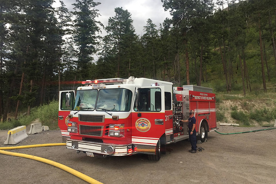 14976073_web1_180704-KCN-west-kel-fire