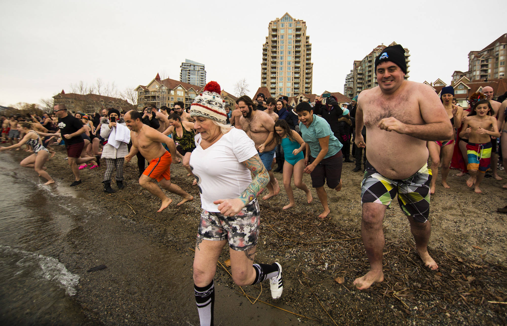 14991033_web1_190101-KCN-MTiel-PolarDip12