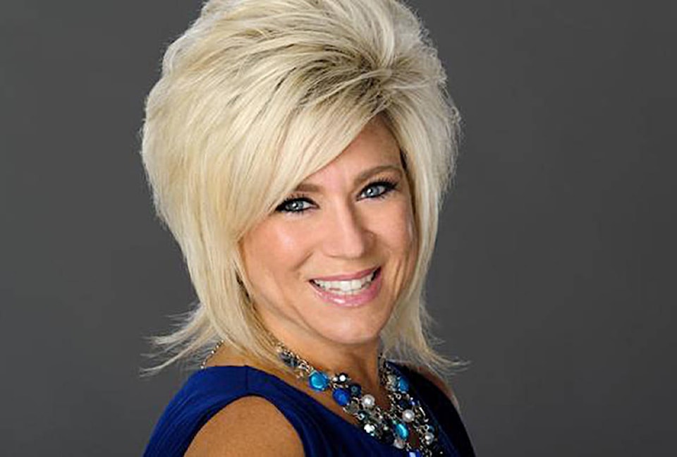 15304914_web1_Theresa-Caputo