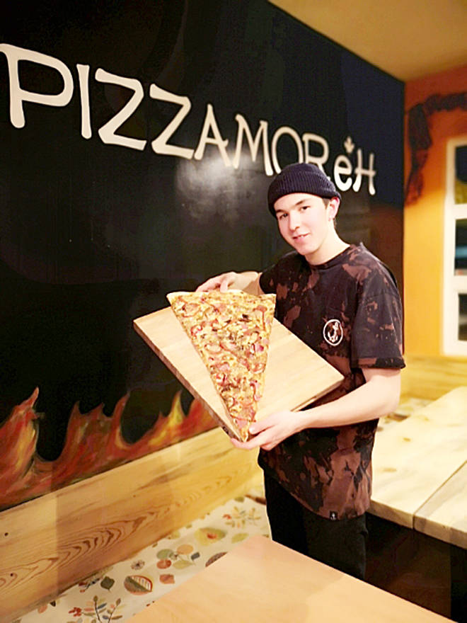 15519835_web1_190215-KCN-pizza-owner