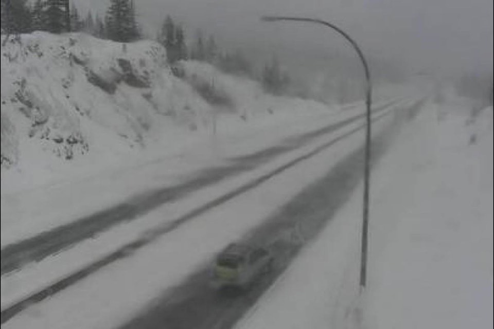 15527305_web1_190212-BPD-M-coquihalla-merrit-closed