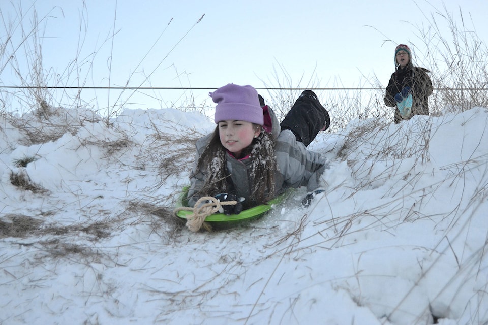 15590360_web1_sequimsledding4mn