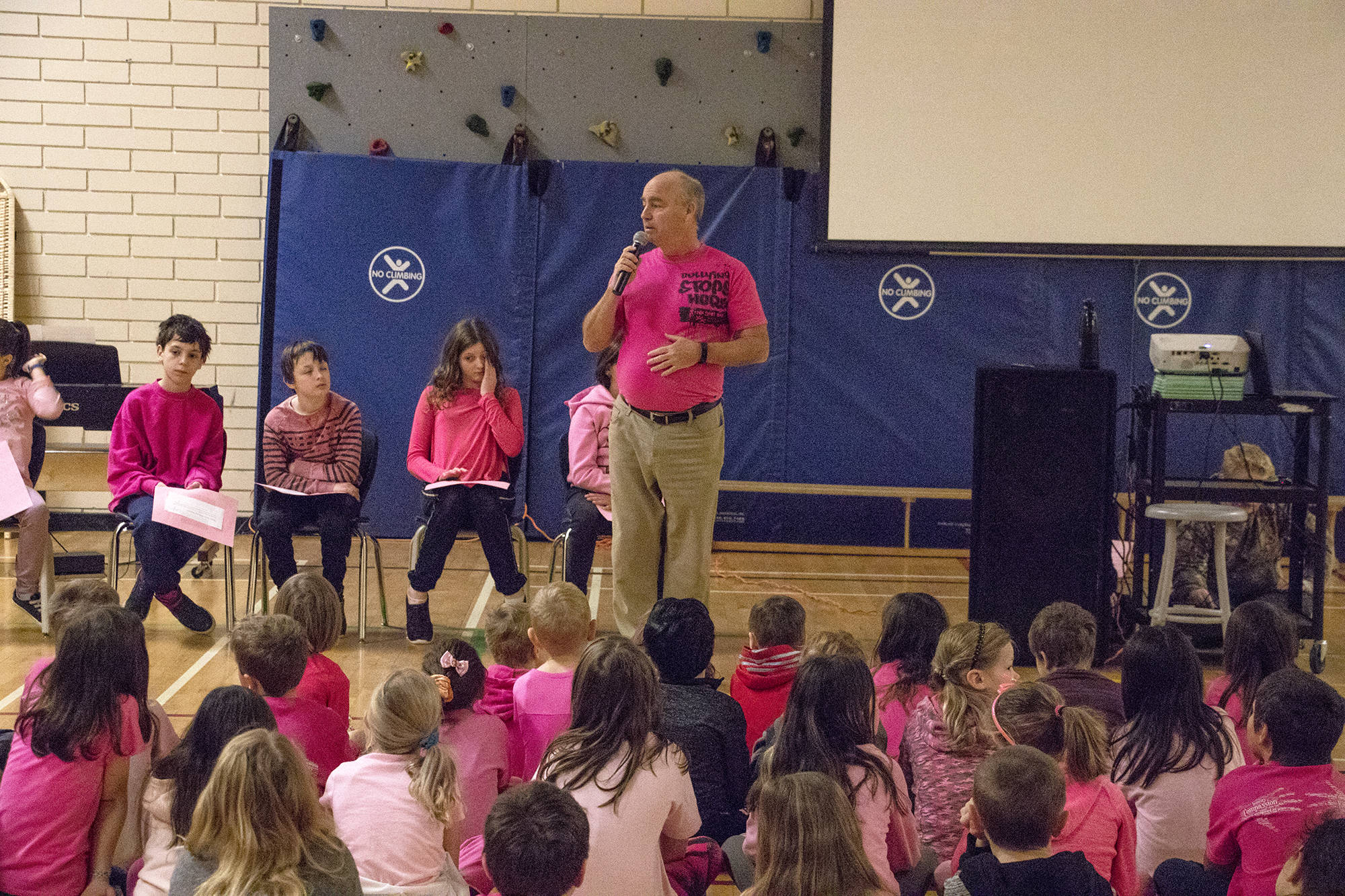 15746969_web1_190301-SAA-Pink-Shirt-Day2