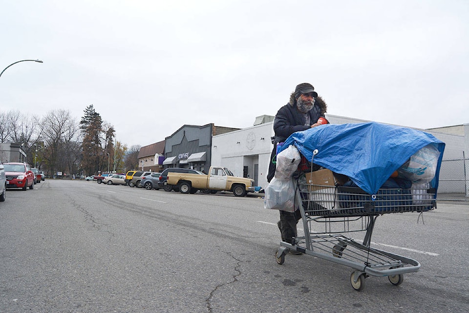 15952293_web1_181228-KCN-homeless-man2