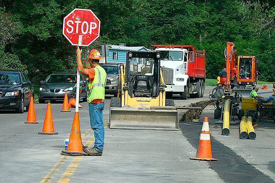 16545197_web1_180629-POI-T-Road-Work