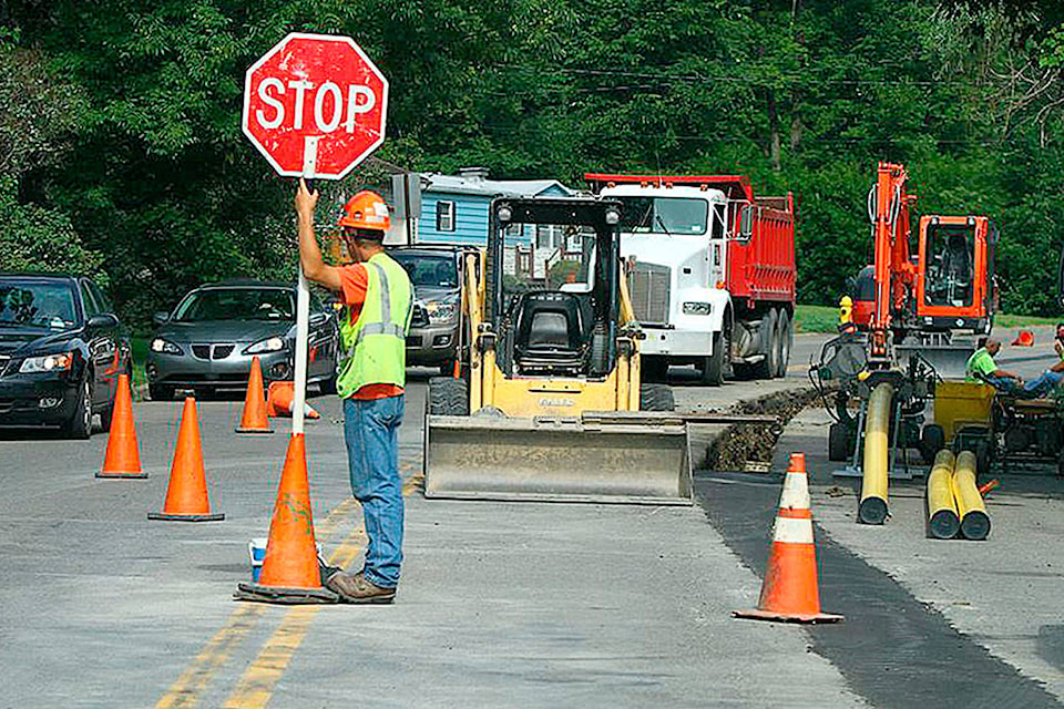 16545197_web1_180629-POI-T-Road-Work