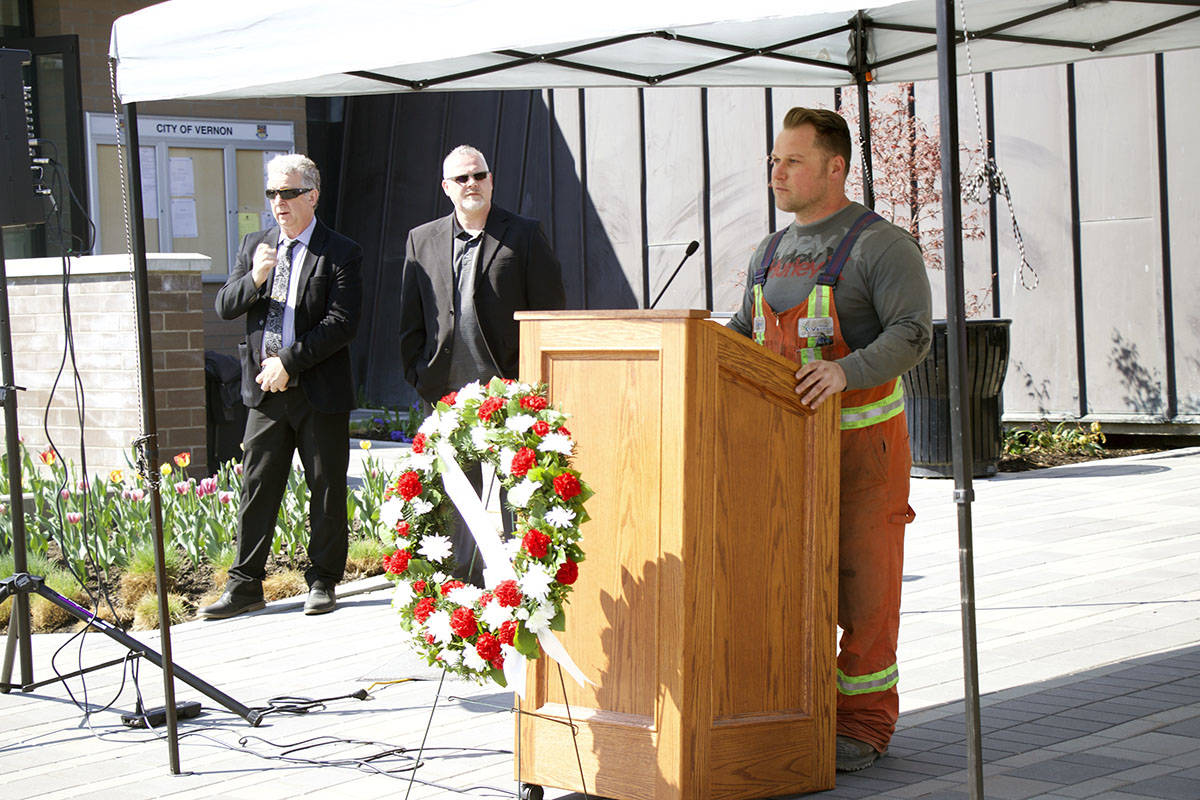 16584578_web1_190501-VMS-day-of-mourning_7