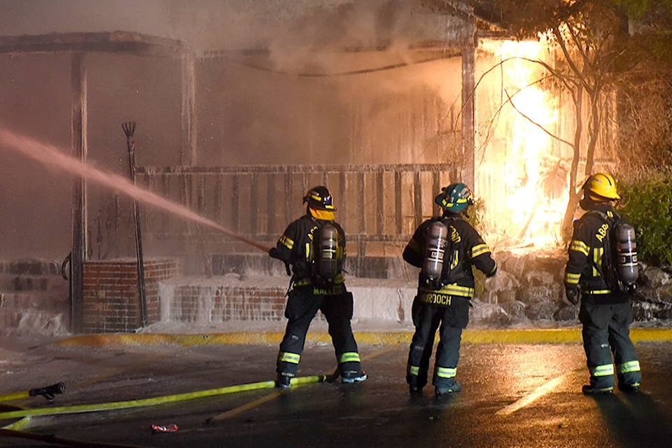 16787029_web1_firefighters2