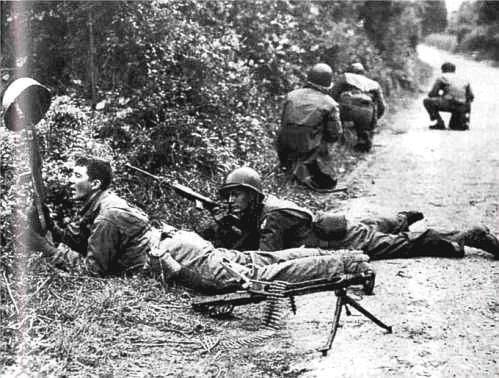 17057508_web1_190605_KCN_Canadian-soldiers-in-France