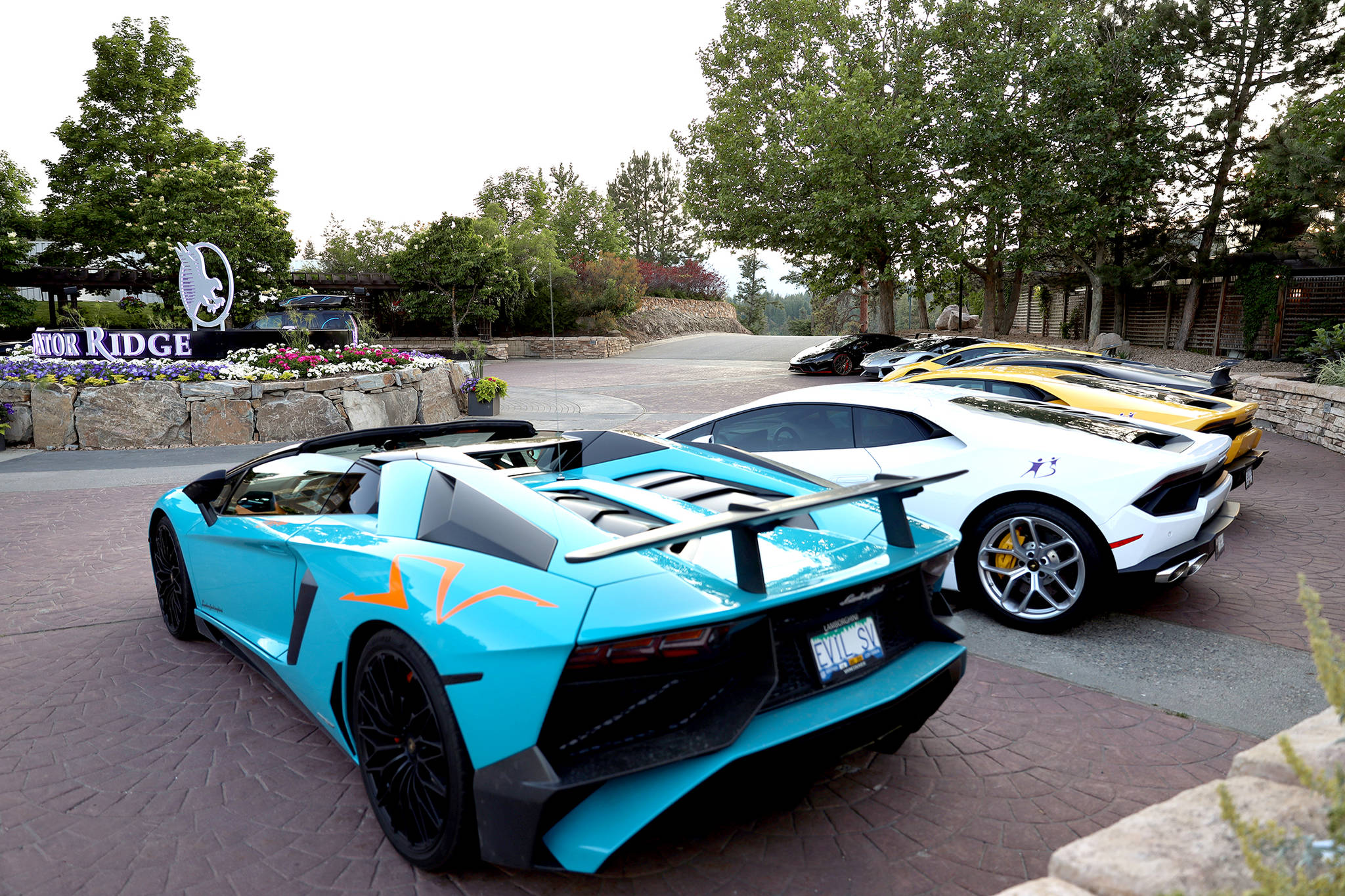 17508984_web1_copy_190703-VMS-lambo1