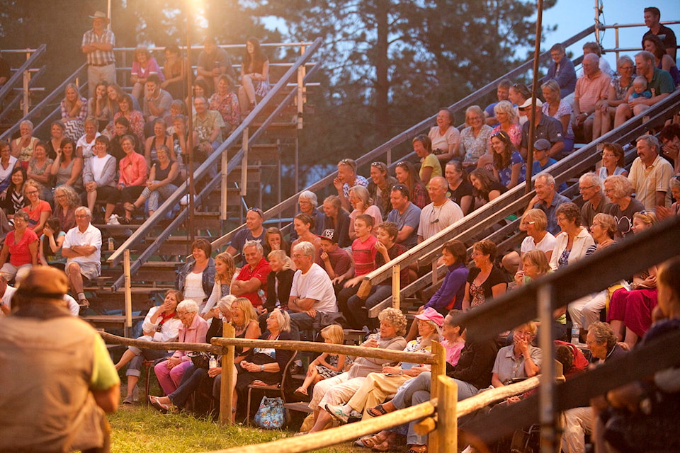 17567145_web1_copy_190710-SAA-Caravan-crowd-photo