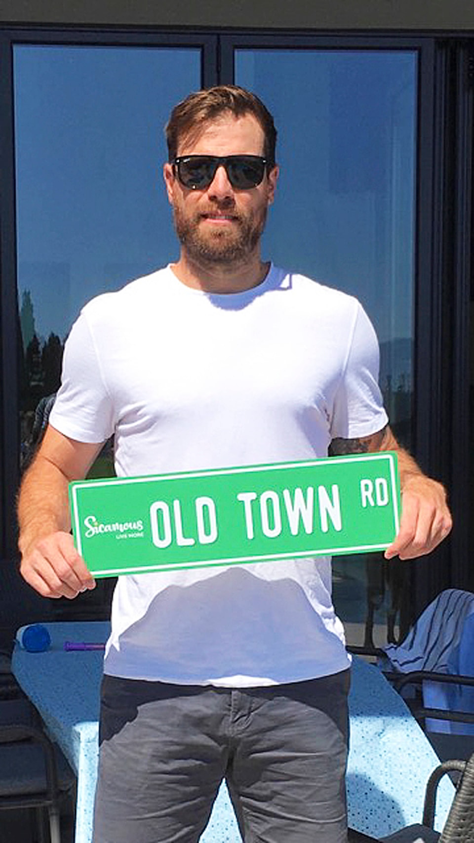 18048973_web1_190814-EVN-Shea-Weber-Old-Town-Road