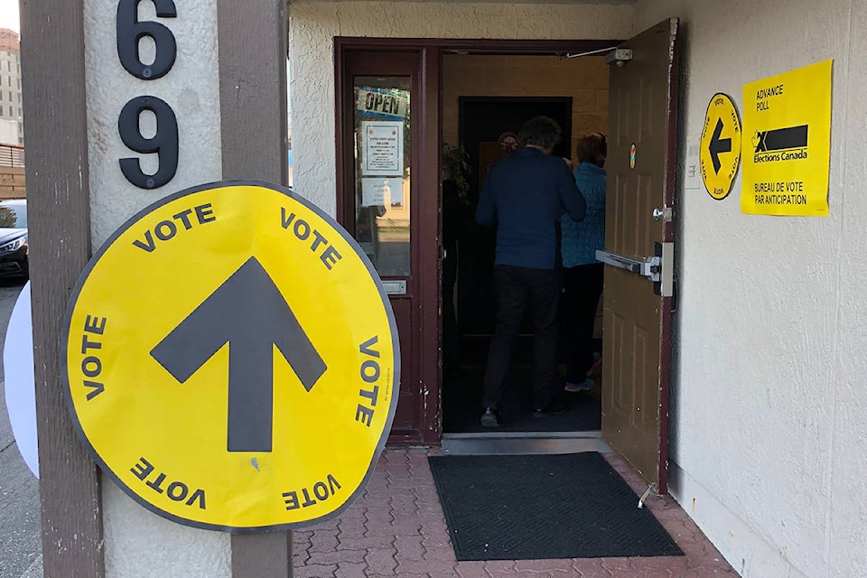 18952007_web1_federal-election-voting