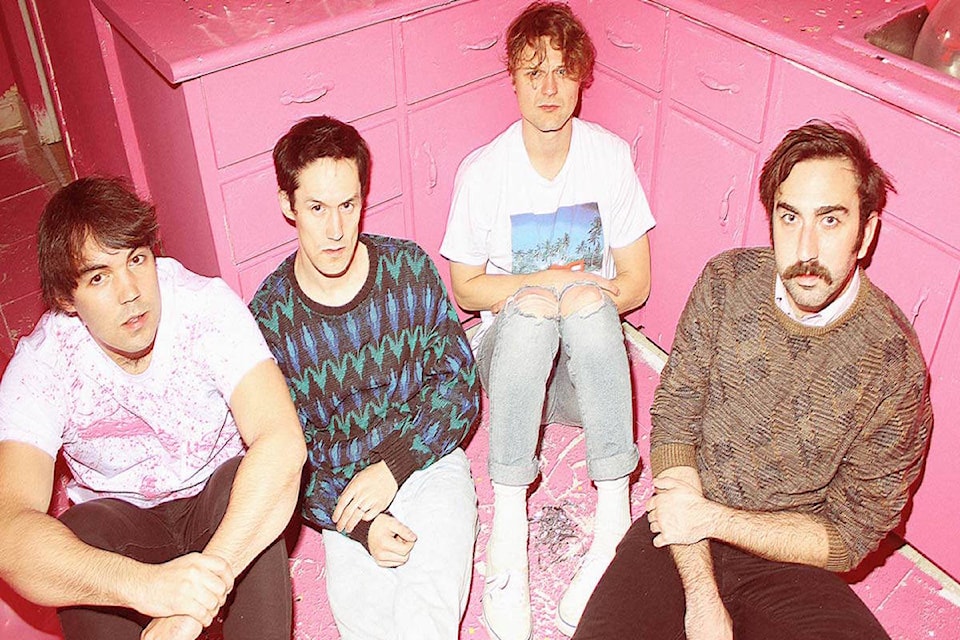 19124369_web1_Hollerado-Pink