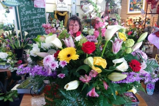 19519028_web1_191127_KCN-Dehart-flowers