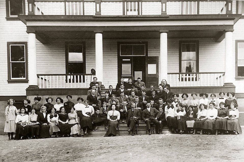 19646674_web1_191212-SUM-Historic-college_1