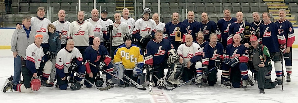 20031358_web1_200109-SUM-Hockey-calendar_2