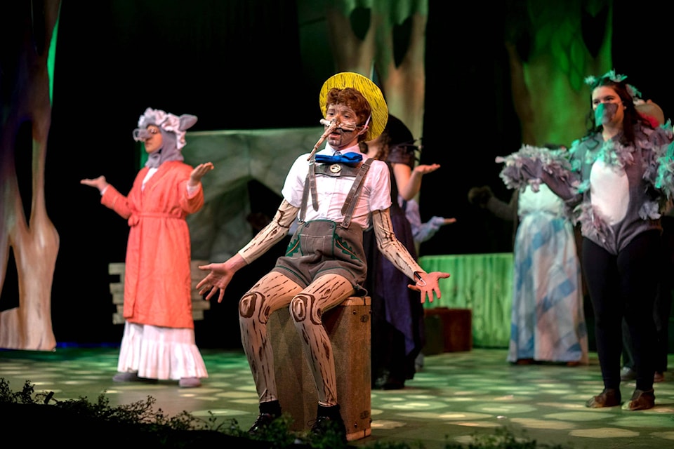 20120893_web1_200115-VMS-shrek2