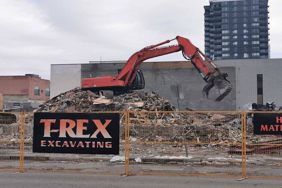 20499042_web1_200215-KCN-uptown-theatre-demolished_1