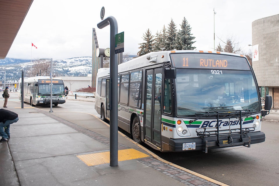 20501441_web1_KelownaTransit1