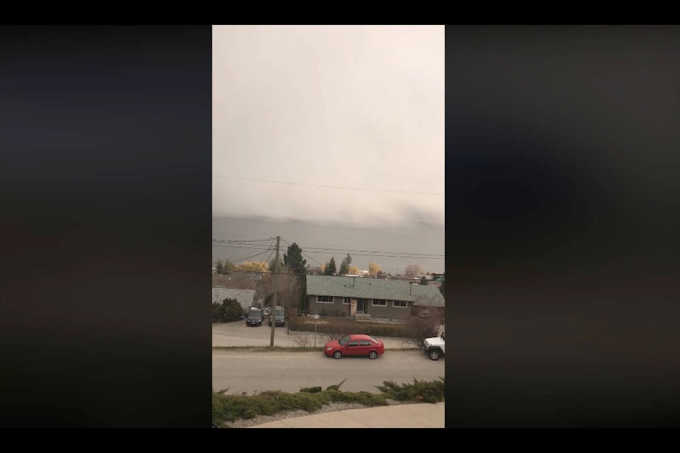 21175898_web1_200408-KCN-weird-weather-peachland_1