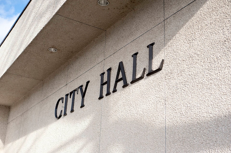 21192569_web1_KelownaCityHall3