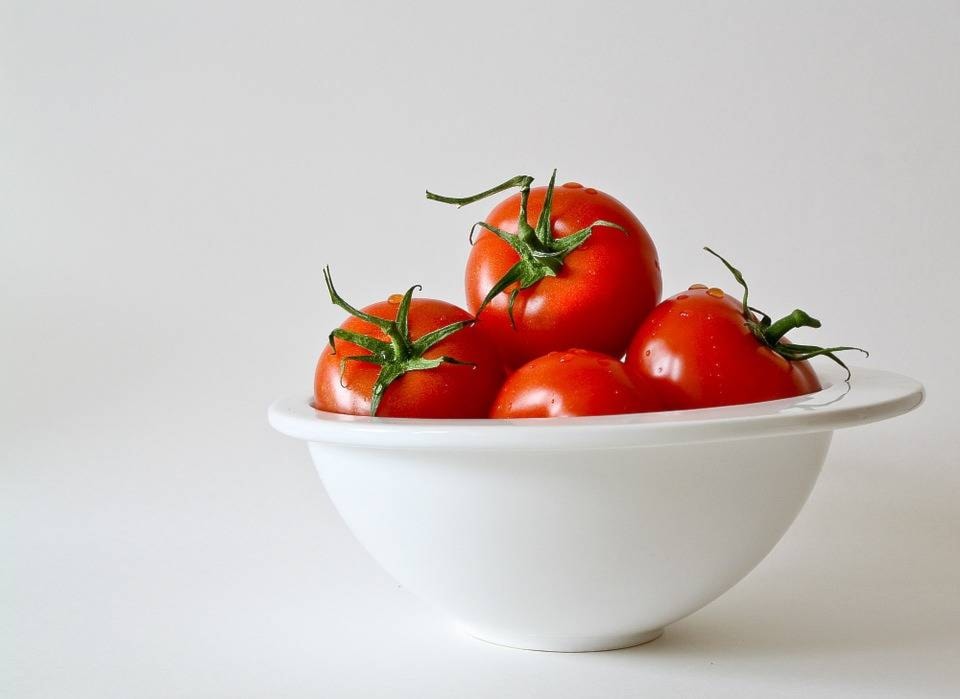 21429401_web1_200401-kcn-ms-tomatos-tomato_1