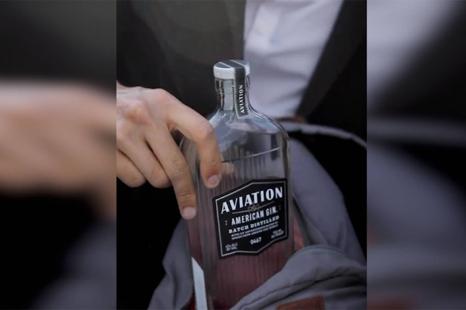 21447926_web1_2000507-KCN-gin-commercial_1