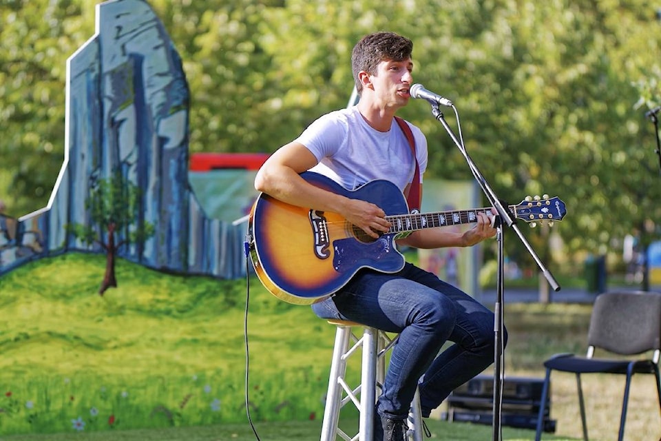 21594238_web1_200519-KCN-musicinthepark_1