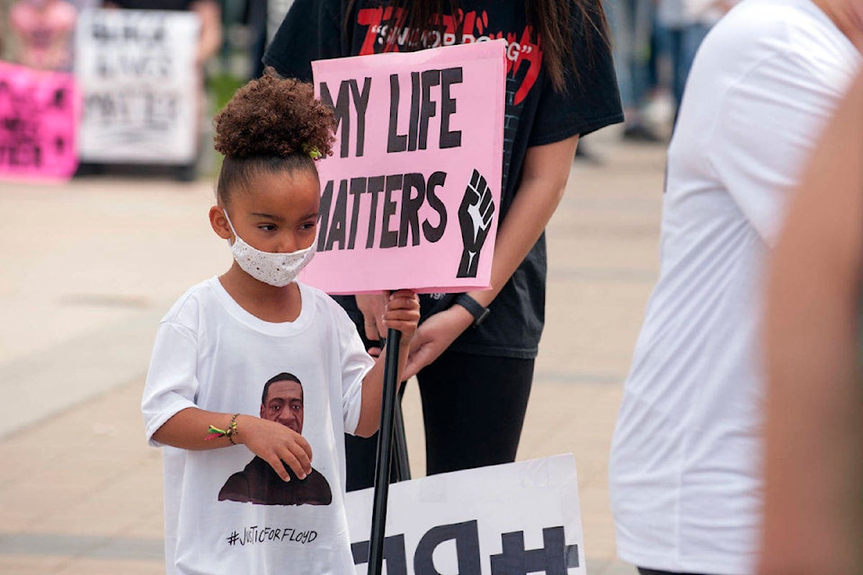 21769014_web1_21758957_web1_200611-KCN-BLM-protest-photos_4-1200x800