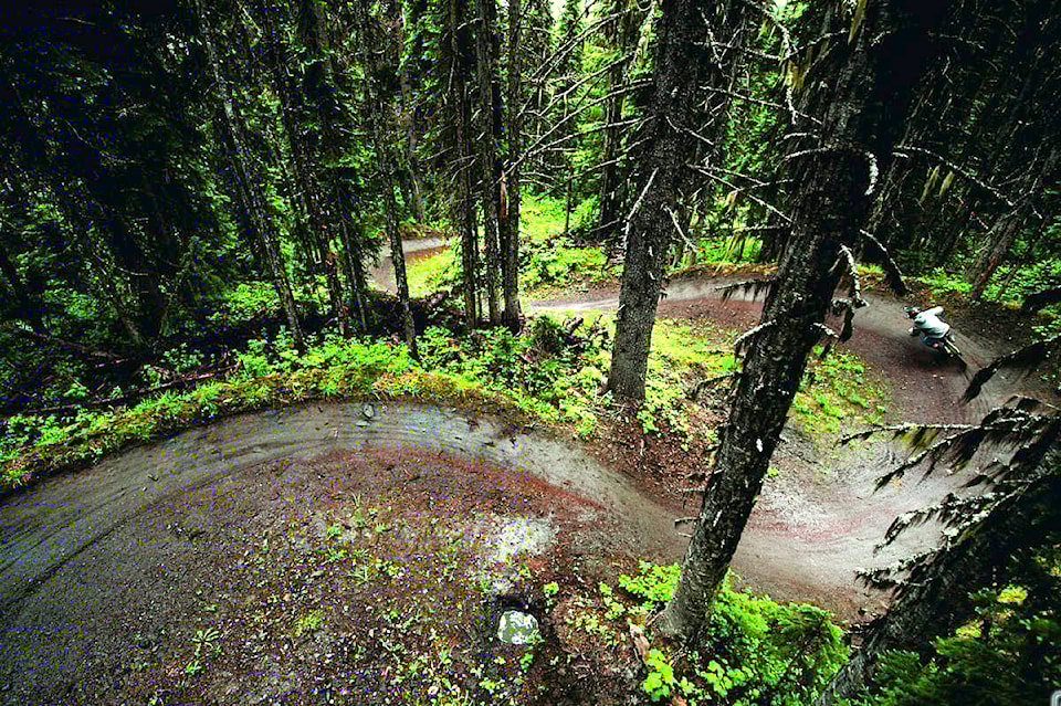 21793351_web1_200611-VMS-silverstaropening-bike_1