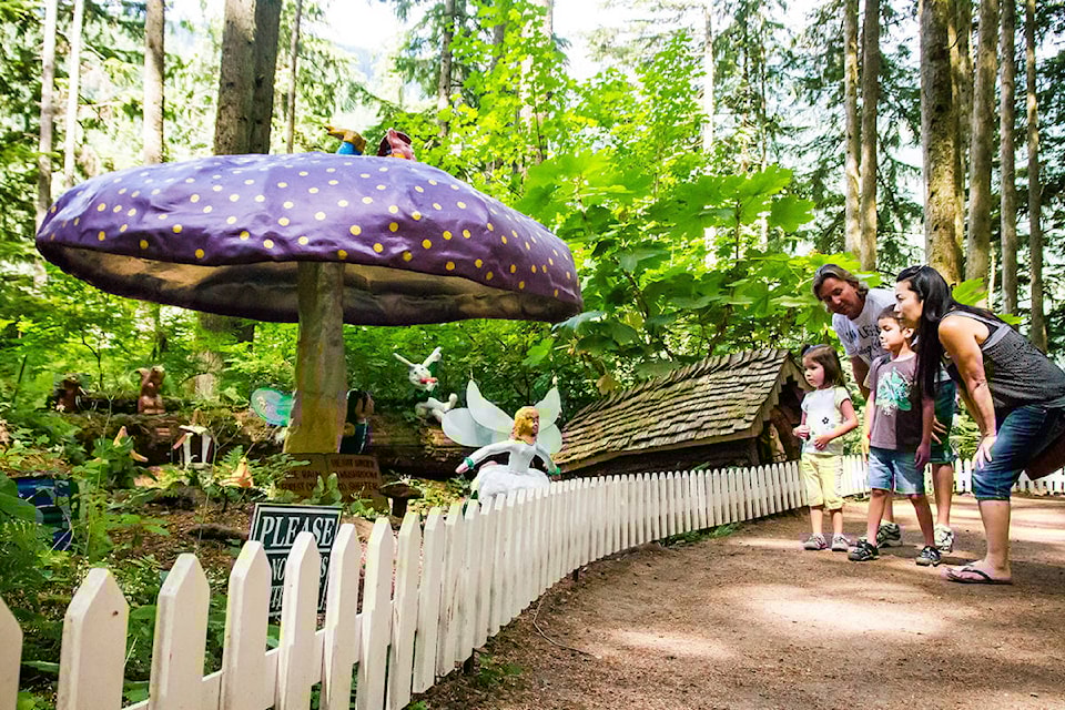 21812776_web1_200618-RTR-enchanted-forest_1