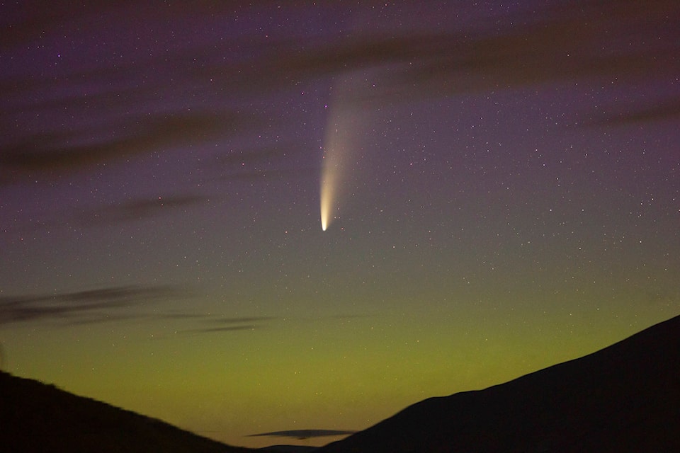 22432163_web1_200820-SAA-Neowise-comet_1