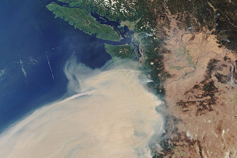 22869934_web1_West_coast_wildfires_ESA22200484