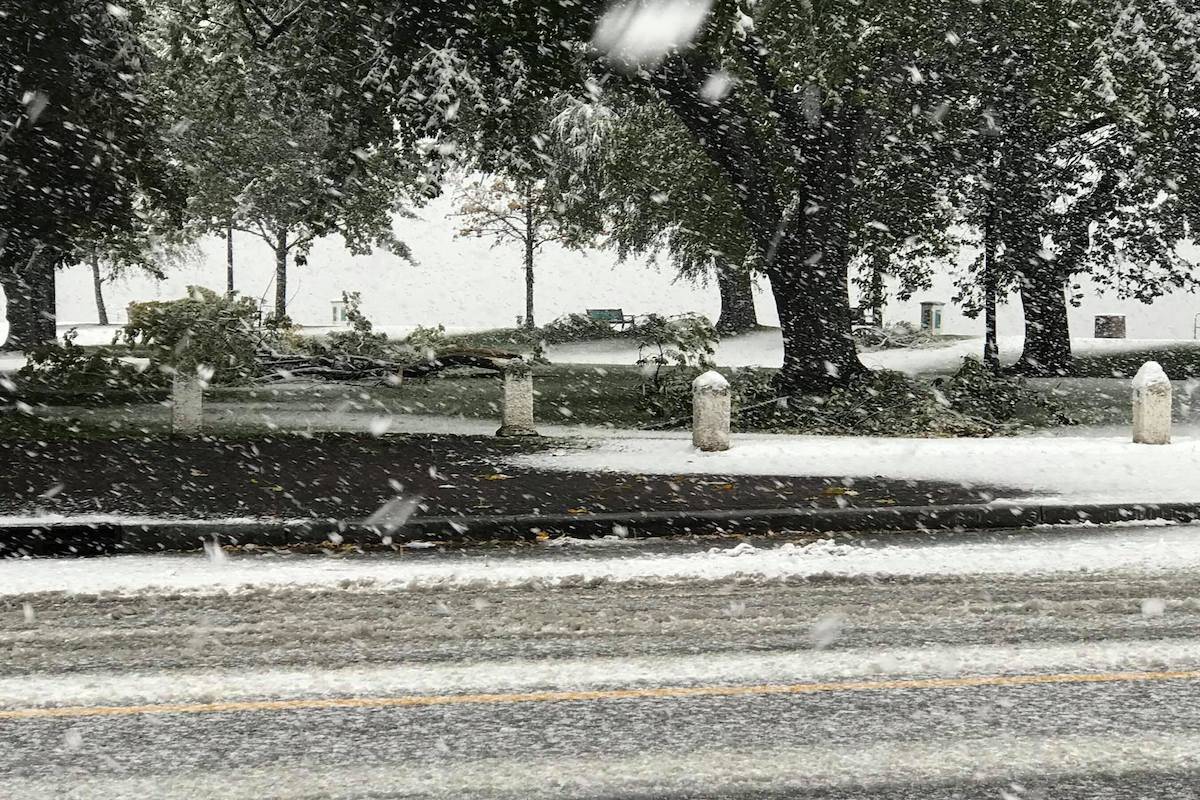 Snow forces tunnel closure under W.R. Bridge Kelowna Capital News