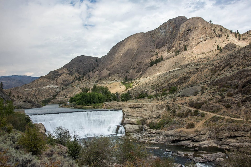 23355164_web1_201126-PRU-Similkameen-Dam-angelo_2
