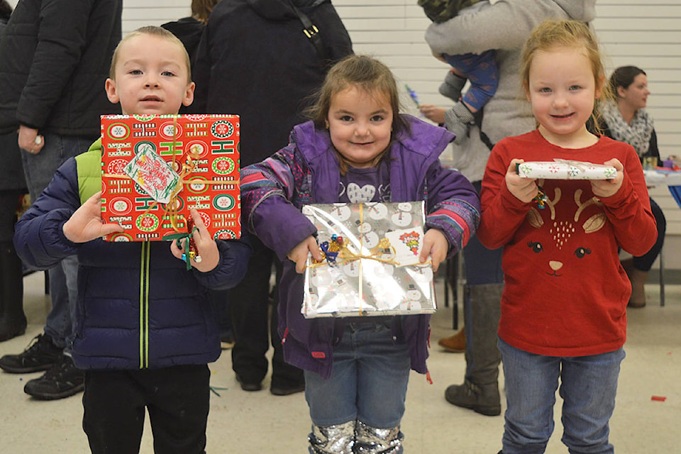 23377122_web1_191211-QCO-literacy-christmas-event-PHOTOS_6